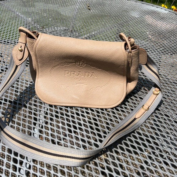 Prada Vitello Pebbles Leather crossbody in Camel color - Picture 2 of 13